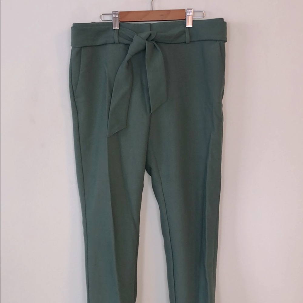 Loft green dress pants size 6